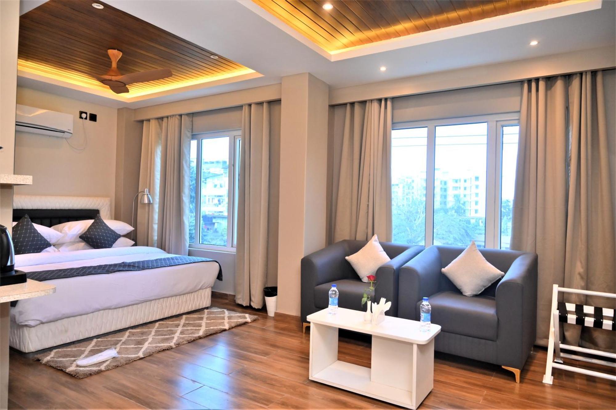 فندق Essence Grandeur غاواهاتي المظهر الخارجي الصورة